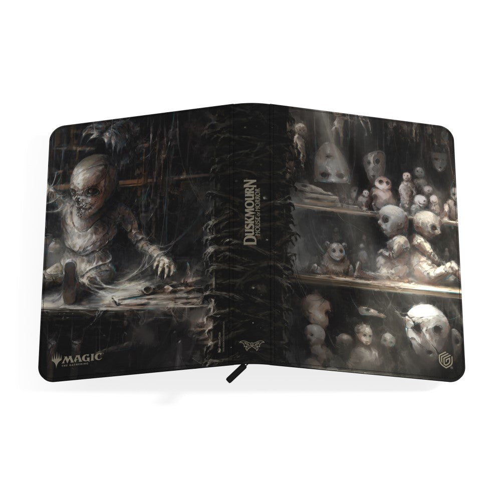 Ultimate Guard: Portfolio – XenoSkin Zipfolio 360 – MTG: Duskmourn – Dollmaker’s Shop