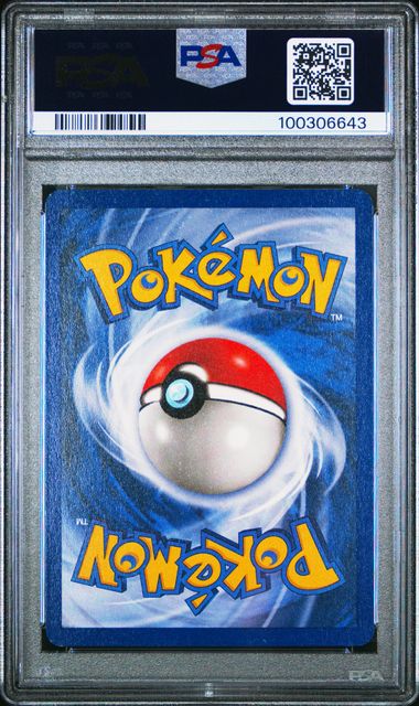 1999 POKEMON FOSSIL #19 DRAGONITE 1ST EDITION PSA 8